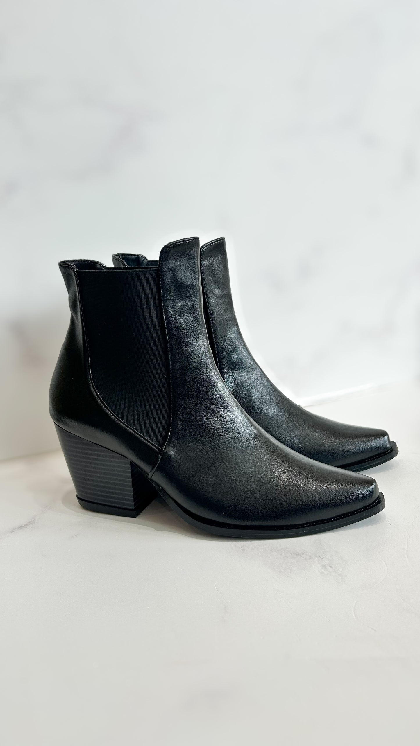 DAKOTA BOTINES NEGROS